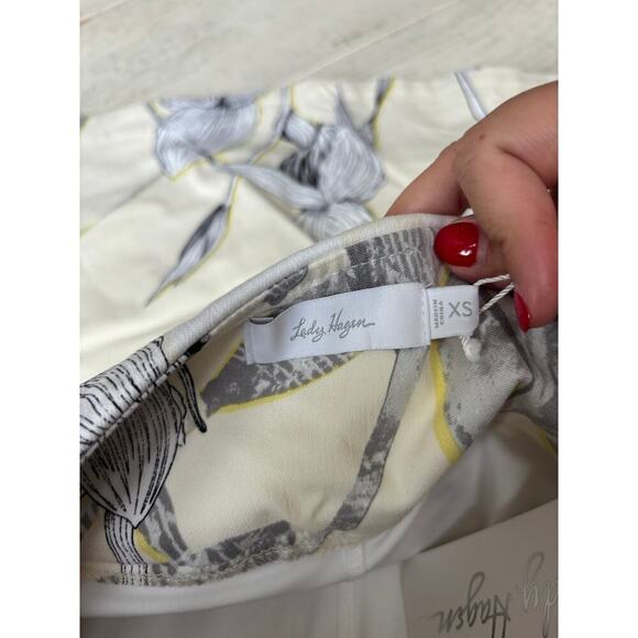 Lady Hagen Women’s Linear Botanical Cream 17” Tummy Control Skort Size XS - Picture 5 of 6